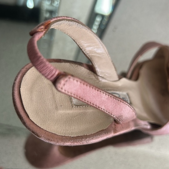 Oscar de la Renta Pink Slingback Heels with Pearl Embellishments - Picture 7 of 8